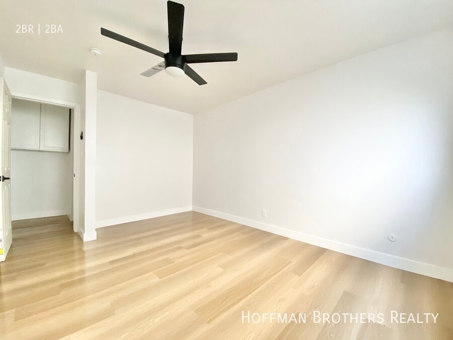 Building Photo - 136 S Oxford Ave