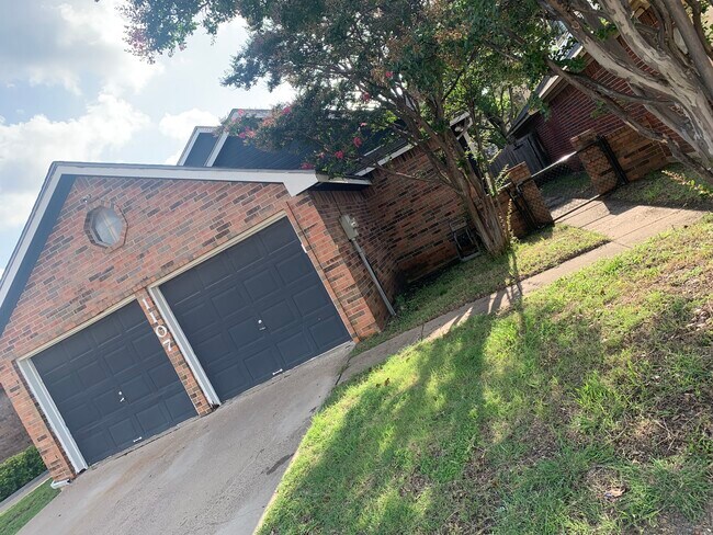 Building Photo - 1107 Colbert Ln