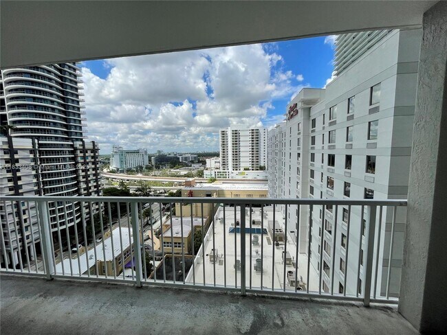 Building Photo - 1250 S Miami Ave