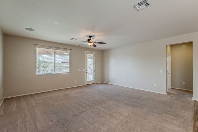 Building Photo - Modern 4 Bed Tucson Rental with Spacious K...