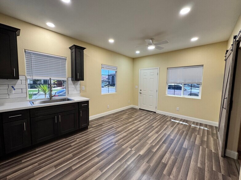 Building Photo - 3773 Northern Oak Dr