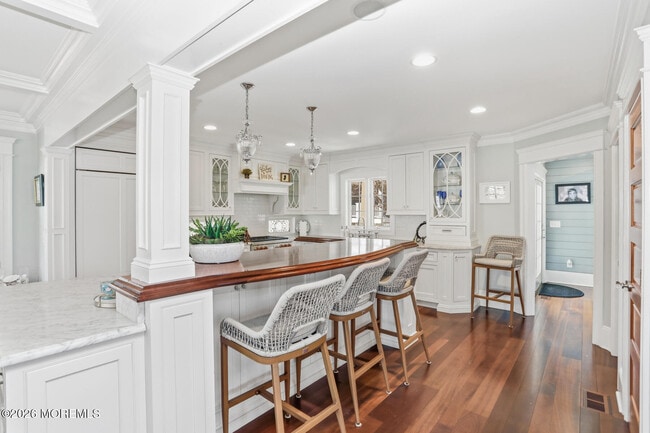 Building Photo - 565 Trout Ave