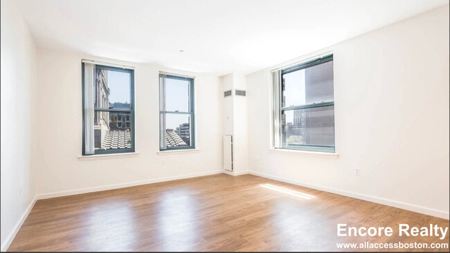 Building Photo - 1 India St