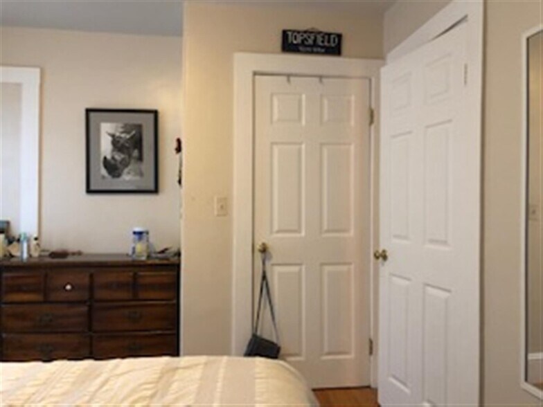 Building Photo - 279 Pearl St