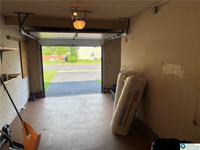 Building Photo - 167 Sunshine Dr