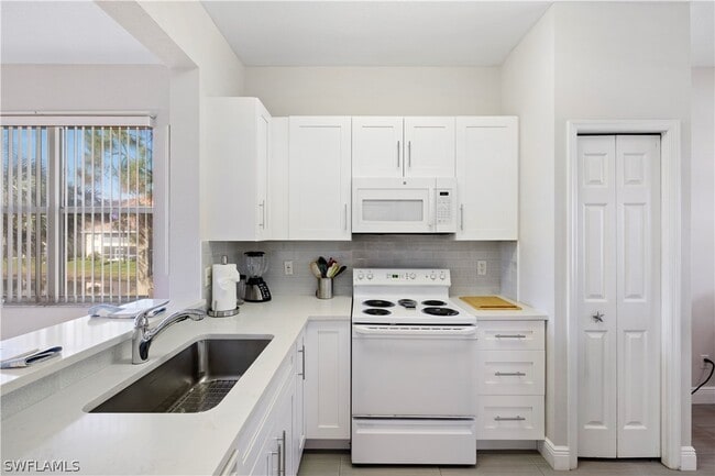 Building Photo - 2290 Carrington Ct