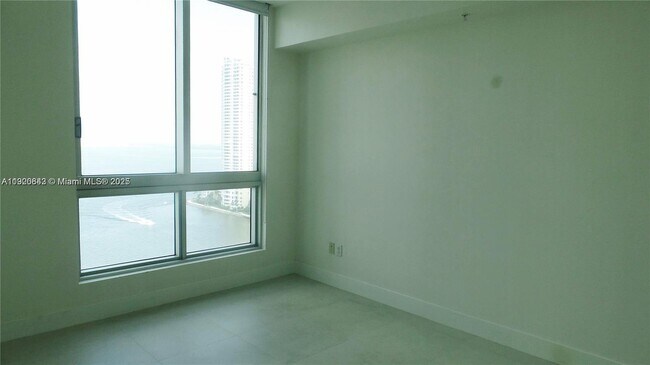 Building Photo - 300 S Biscayne Blvd