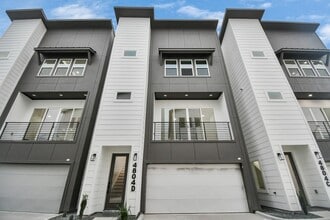 Building Photo - 4804 Elysian St