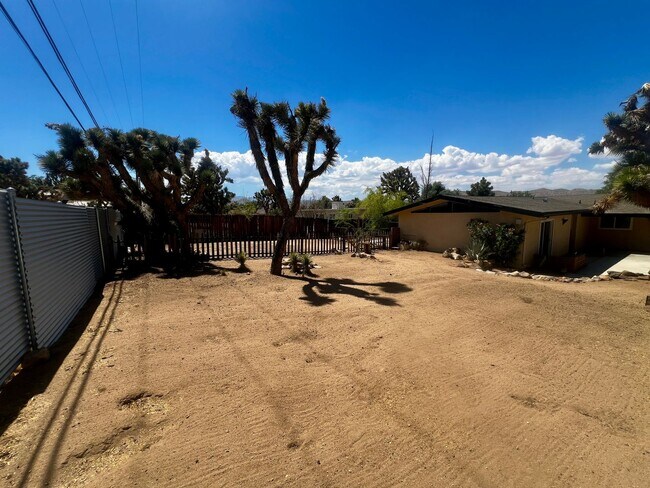 Building Photo - 56769 Joshua Dr