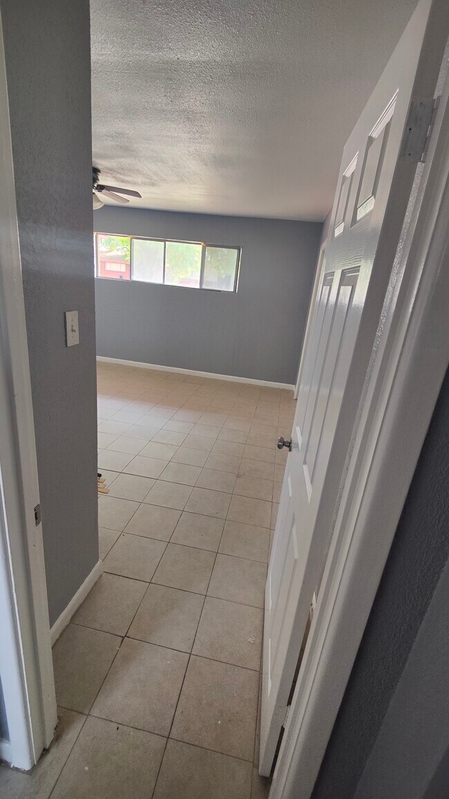 Building Photo - 1724 Laurie St