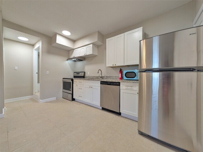 Building Photo - 1219 33rd St