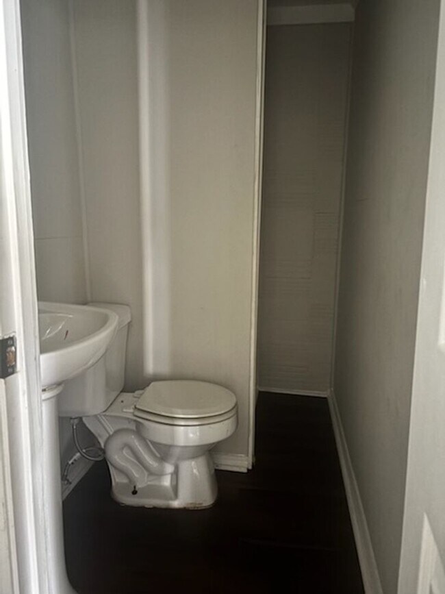 Building Photo - 5211 Robinson Rd