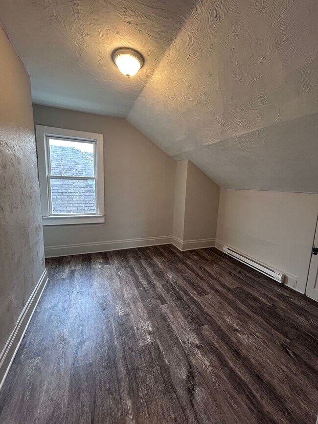 Building Photo - vin4033