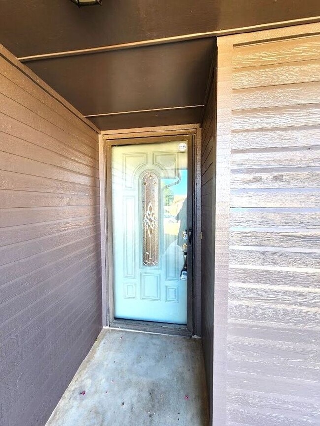 Building Photo - 3 Bed 2 Bath Home-Choctaw Trails Sec I Addition