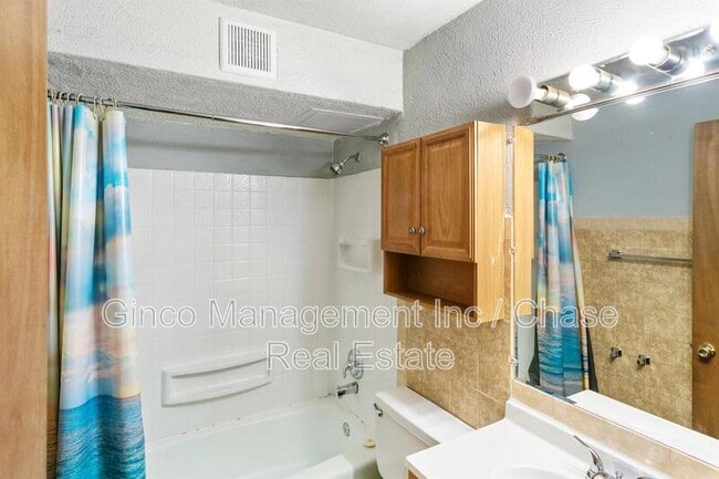 Building Photo - 17754 Rosewood Dr