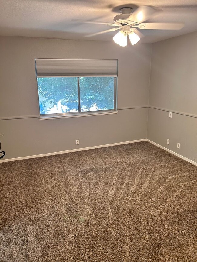 Building Photo - 3 Bedroom/3 Bath Tiffany Estates Ripon Ca