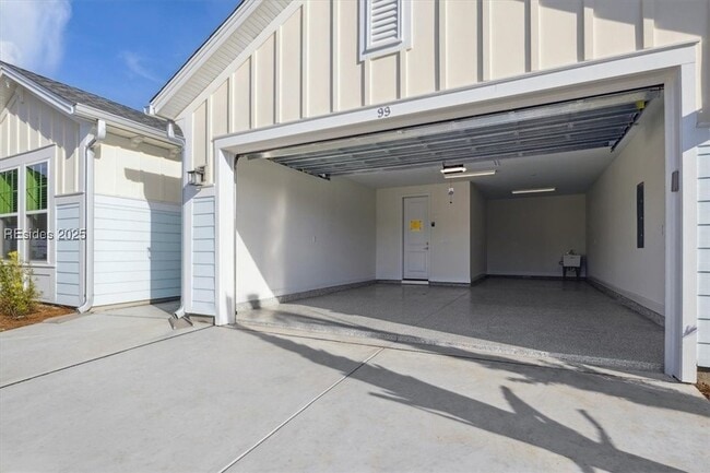 Building Photo - 99 High Tide Ln