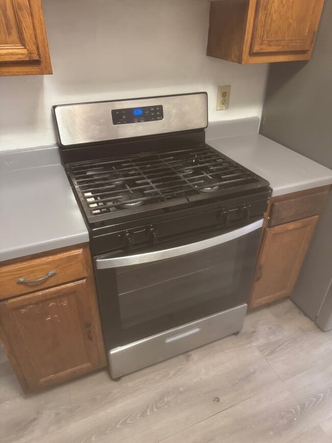 Building Photo - 528 N Horsman St