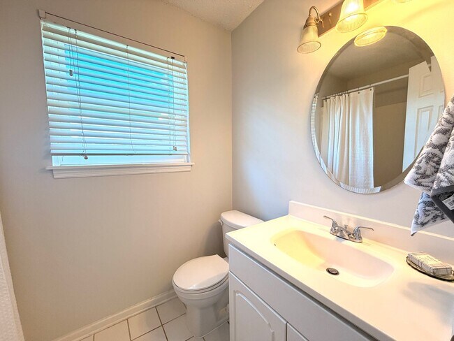 Building Photo - Fully Furnished Beach Pod - 2BR Near Folly Beach & Downtown Charleston!