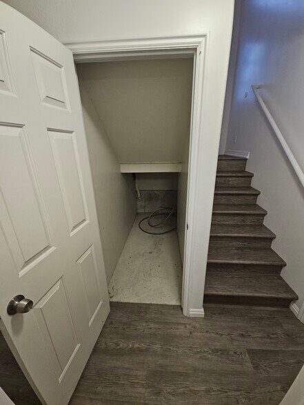 Building Photo - 1442 W 730 S