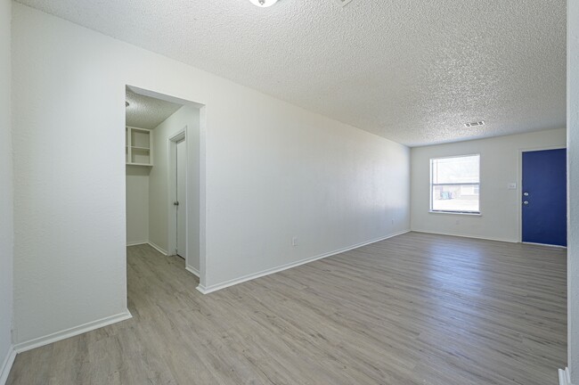 Building Photo - 10906 Penrith Ln