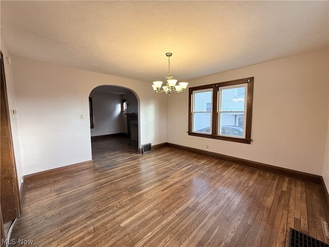 Building Photo - 837 Eastland Ave