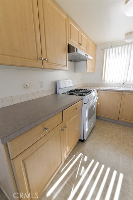 Building Photo - 236 Avenida Del Poniente