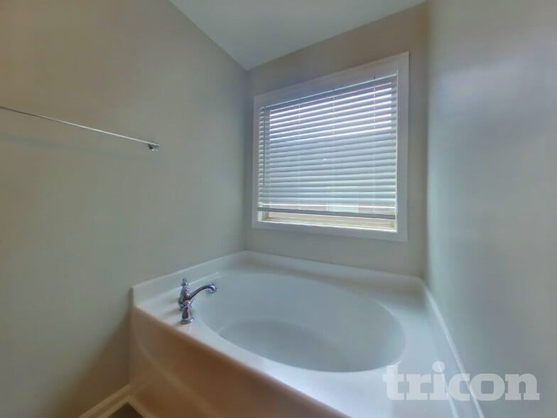 Building Photo - 106 Bethany Manor Dr
