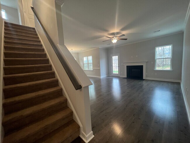 Building Photo - Breathtaking 4 Bedroom, 2 1/2 Bathroom House in Winston Salem, NC!