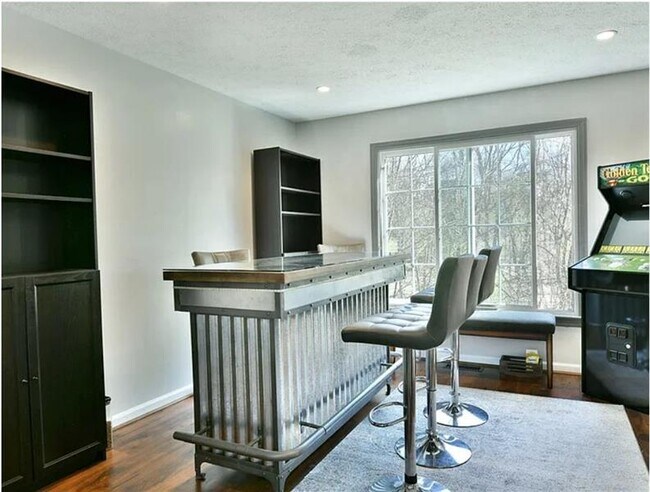 Building Photo - 290 Shady Glen Dr