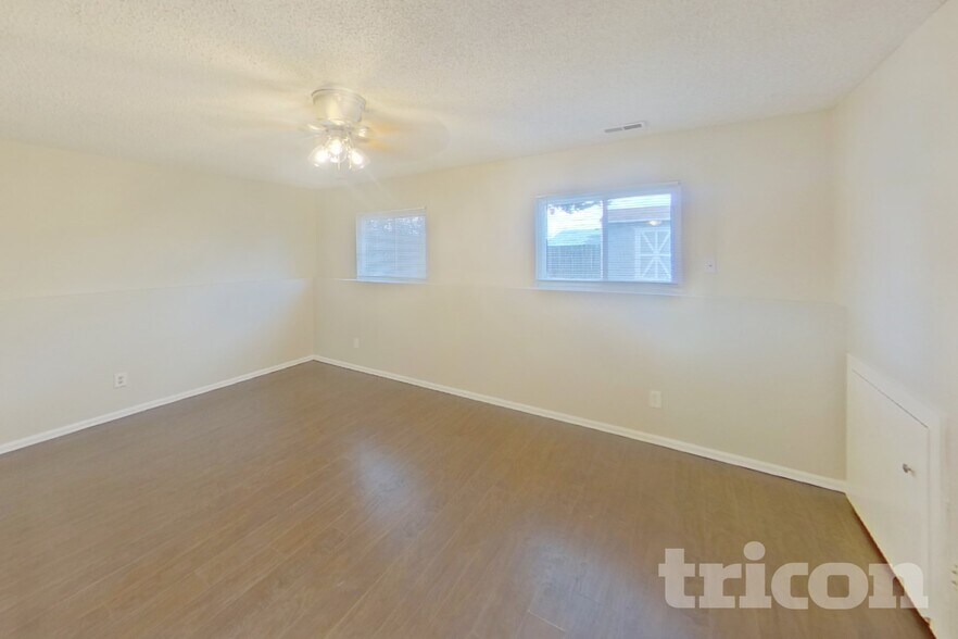 Building Photo - 6845 Parkridge Ct