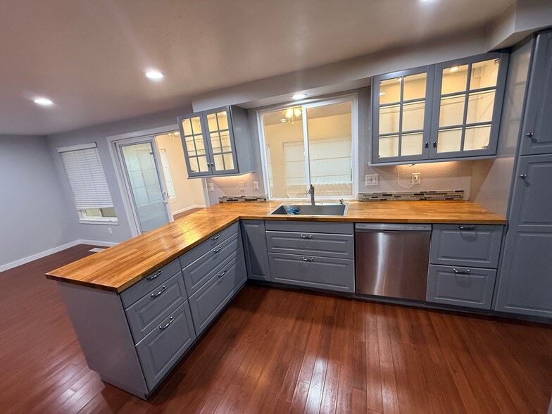 Building Photo - 27840 25th Dr S