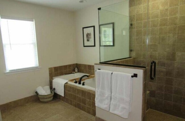 Building Photo - 126 Sugar Maple Rd