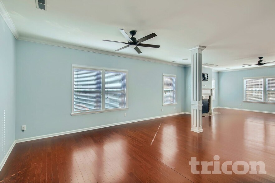 Building Photo - 2102 Eddie Massey Ln