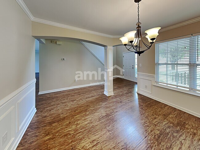 Building Photo - 5323 Kim St SW