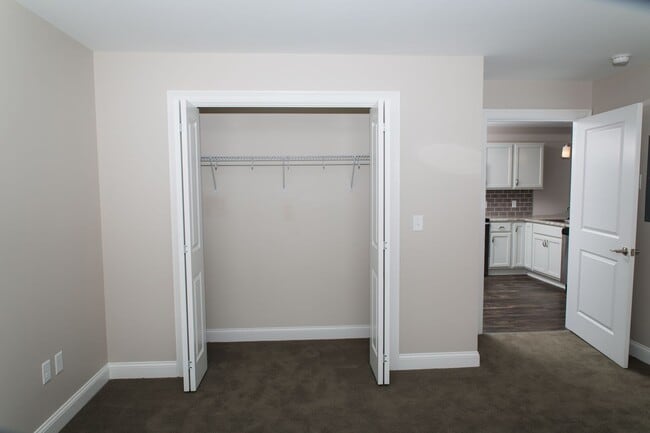 Building Photo - Fox Ridge Crossing 3