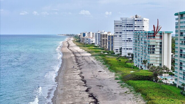 Building Photo - 9940 S Ocean Dr