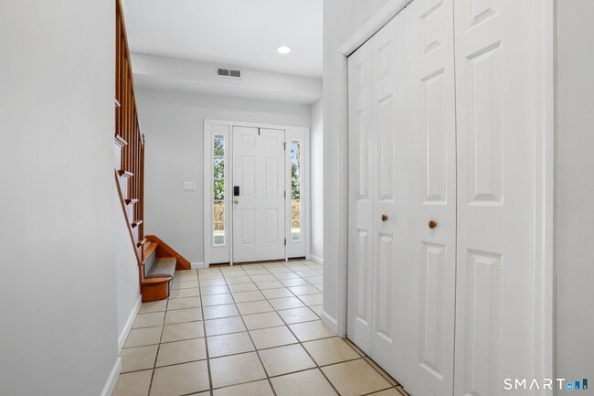 Building Photo - 19 Candlewood Springs Road