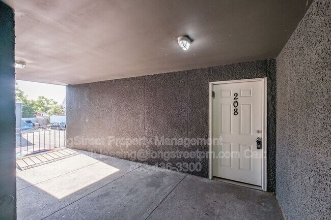 Building Photo - 205 6th Ave SE