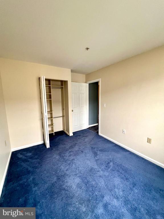 Building Photo - 2095 Pawlet Dr