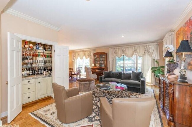 Building Photo - River Bend Townhome