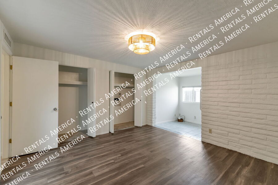 Building Photo - 88 E Cholla Shadows Dr
