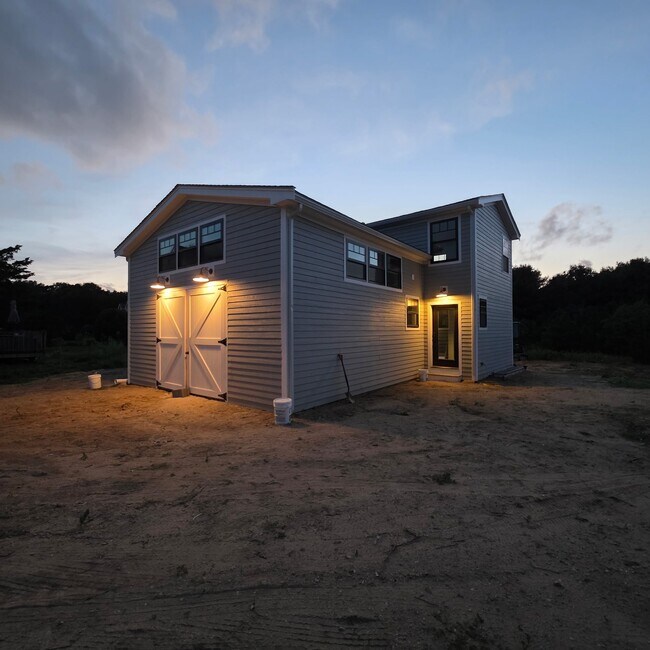 Building Photo - 36 Barrows Rd