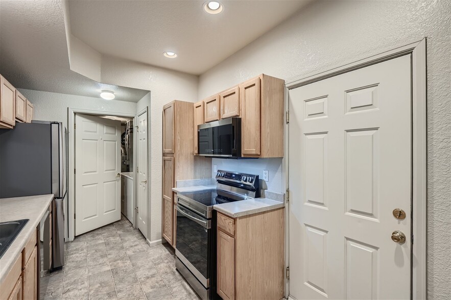 Kitchen - 2977 W 119th Ave