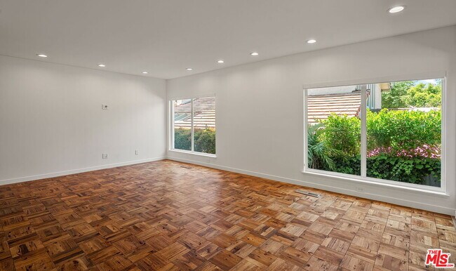 Building Photo - 10311 Clusterberry Ct