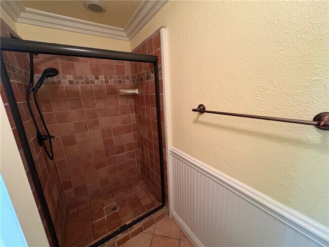 Building Photo - 2490 Michigan Dr