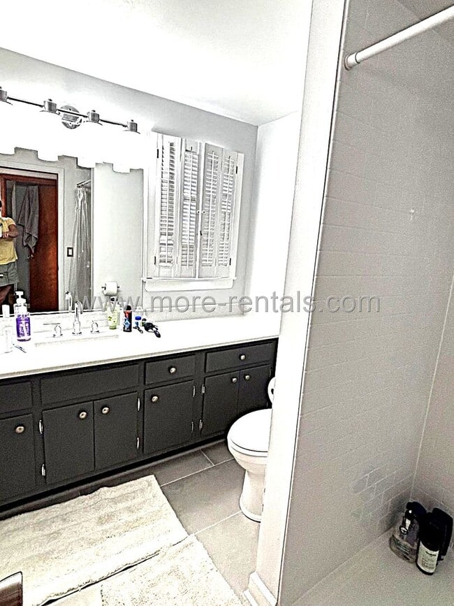 Building Photo - Fully furnished house in Bexley