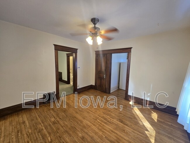 Building Photo - 212 Randall St