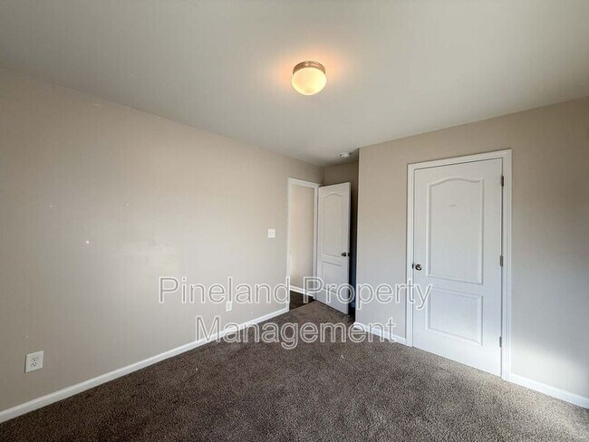 Building Photo - 475 Walters Run Dr