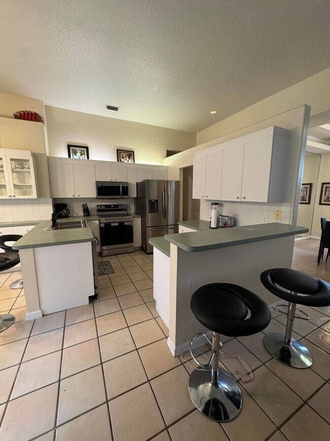 Building Photo - 1872 SW Airoso Blvd